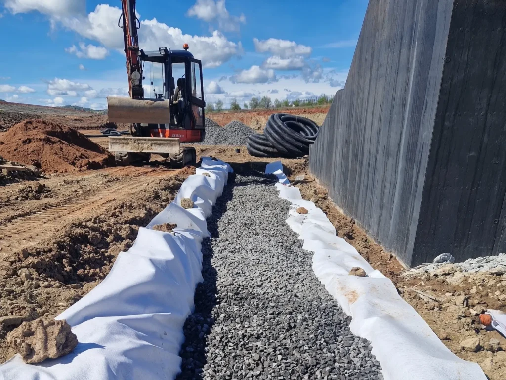 Výkopové práce - LK Stav